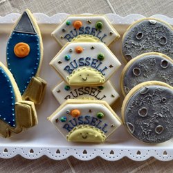 The Crimson Cake - Custom sugar cookies