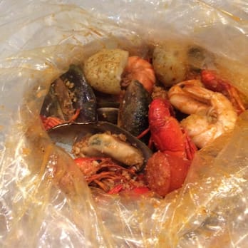 Stinkin Crawfish - Stinkin Cajun...don't be fooled more than enough for 2 persons!!! Delicious!!! Will need your Bib!!! - Cajun/Creole Near Me - Downey, California