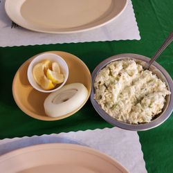 Charlie's Catfish House - Cole Slaw, Onions, Lemons & Crackers