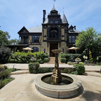 Beringer Vineyards - Wineries Near Me - St. Helena, California