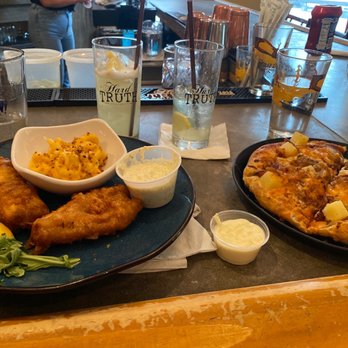 Big Woods Bloomington - Amazing fish , and Hawaiian pizza ! - Breweries Near Me - Bloomington, Indiana Big Woods Bloomington - Amazing fish , and Hawaiian pizza ! - Breweries Near Me - Bloomington, Indiana