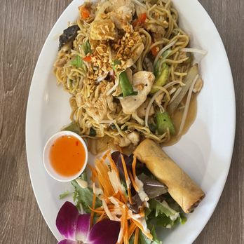 AM Noodle - Choe mein - Thai Near Me - Ventura, California AM Noodle - Choe mein - Thai Near Me - Ventura, California
