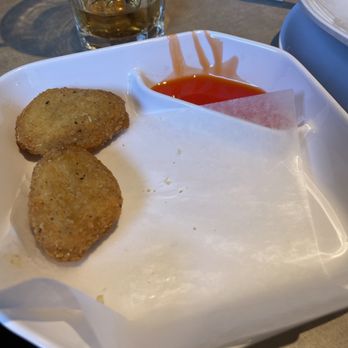 168 Sushi Japan Buffet - Chicken nuggets came 40 minutes later. - Sushi Bars Near Me - Mississauga, Ontario