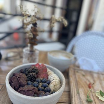 Encanto Cafe - Açaí bowl - Cafes Near Me - San Diego, California