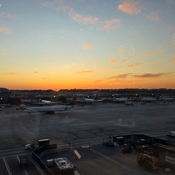 Delta Sky Club - Concourse B - Gate 18 - Always a great sunset from this club. - Airport Lounges Near Me - Atlanta, Georgia