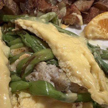 Tooloulous - Crab & Asparagus - Cajun/Creole Near Me - Banff, Alberta