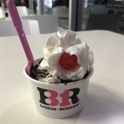 Baskin-Robbins - Winter White Chocolate with hot fudge and whipped cream!!