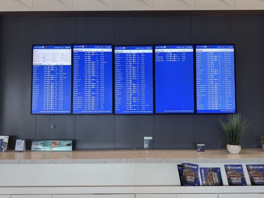 United Polaris Lounge by null