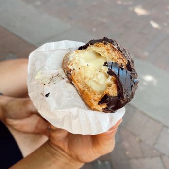 Mike's Pastry - Boston Cream Puff - Bakeries Near Me - Boston, Massachusetts