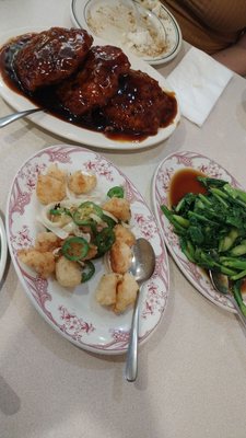 Three Happiness Restaurant by null