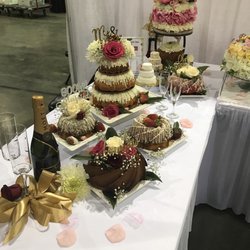 Patricia's Sweetz - Bundt cakes - dessert table