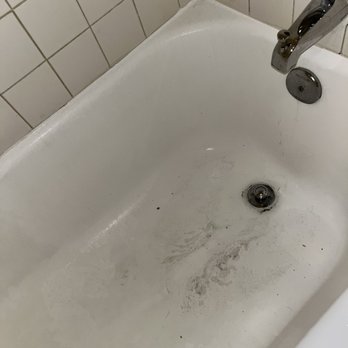 Kings Inn San Diego - as soon as the water would turn on it would have a hard time draining and chemicals and dirt would come up through the drain - San Diego, CA