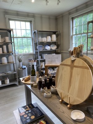 Farmhouse Pottery by null