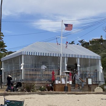 The Beachcomber - Outdoor dining plastic bubble to block wind-- which pending your comfort levels -- may not cut it for COVID times.. - Seafood Near Me - Newport Beach, California The Beachcomber - Outdoor dining plastic bubble to block wind-- which pending your comfort levels -- may not cut it for COVID times.. - Seafood Near Me - Newport Beach, California