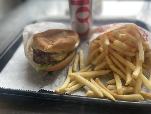Petey's Burger by null