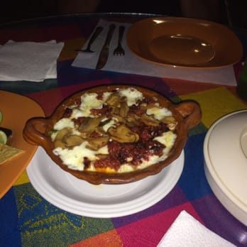 Don Gus - Queso con chorizo y champiñóns - Mexican Near Me - Guerrero Negro, BCS Don Gus - Queso con chorizo y champiñóns - Mexican Near Me - Guerrero Negro, BCS