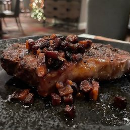 Striplpoin with bacon jam Striplpoin with bacon jam