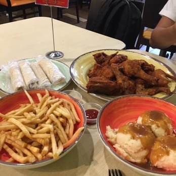 Pollo Campero - Familia meal of 8 pieces fried with sides of fries and mash potato (also have tortillas on the side) - ~$25 - Fast Food Near Me - Sunset Park, New York