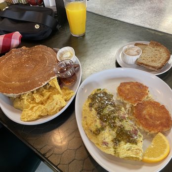 Two Chicks - Breakfast & Brunch Near Me - Reno, Nevada Two Chicks - Breakfast & Brunch Near Me - Reno, Nevada