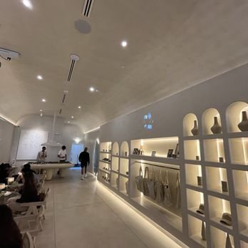 La La Land - Interior - Cafes Near Me - Beverly Hills, California