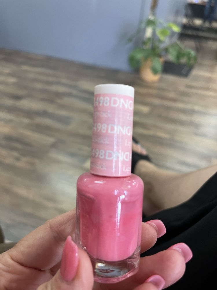 Star Nails and Spa Logo