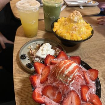 Heybings - Mango and Strawberry delight bingsoo - Desserts Near Me - Costa Mesa, California Heybings - Mango and Strawberry delight bingsoo - Desserts Near Me - Costa Mesa, California