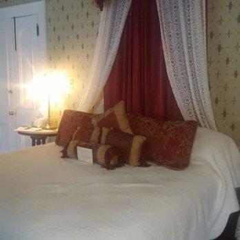 The Queen Victoria - Queen victoria room - Bed & Breakfast Near Me - Cape May, New Jersey The Queen Victoria - Queen victoria room - Bed & Breakfast Near Me - Cape May, New Jersey