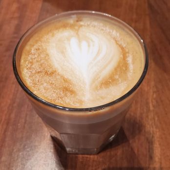 Le Cartet - Latte caramel salé - French Near Me - Montreal, Quebec Le Cartet - Latte caramel salé - French Near Me - Montreal, Quebec