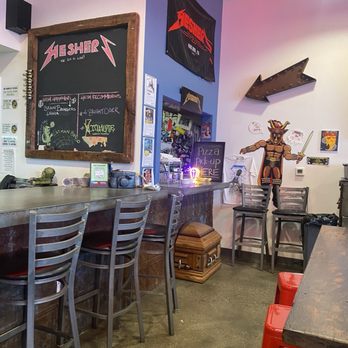 Hesher's Pizza - Order your pizza in the corner - Pizza Near Me - Oakland, California