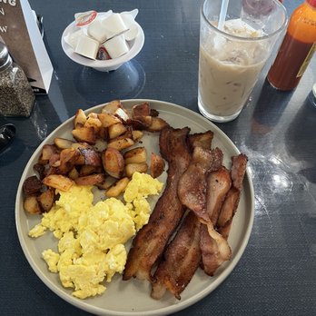 Esmeralda's Cafe - bacon and eggs with potatoes - Breakfast & Brunch Near Me - Sacramento, California