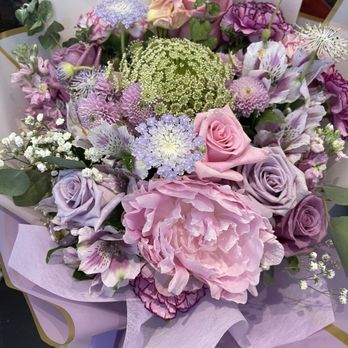 Monterey Park Florist - Purple and pink small floral arrangement - Florists Near Me - Monterey Park, California Monterey Park Florist - Purple and pink small floral arrangement - Florists Near Me - Monterey Park, California