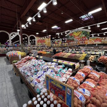 Tony's Fresh Market - the produce section - Grocery Near Me - Melrose Park, Illinois
