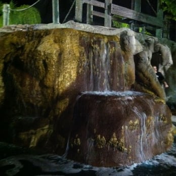 Coral Cay Adventure Golf - Great waterfall surrounding the holes - Mini Golf Near Me - Naples, Florida