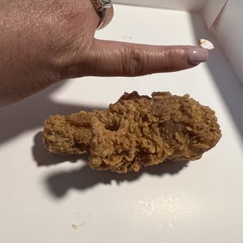 Popeyes Louisiana Kitchen - Very small drumsticks - Fast Food Near Me - Reseda, California