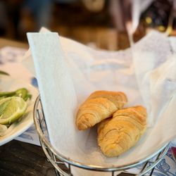 Com Tam Kieu - Complimentary mini croissant