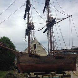 Watermen's Museum In Yorktown - Replica built from repurposed materials