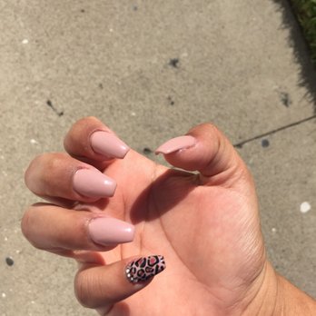 Gloss Nail Bar - Nail Salons Near Me - Anaheim, California