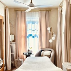 Golden Hour Skin - Golden Hour Skin offers custom facials, nanoneedling, dermaplaning, peels, and lash/brow services.