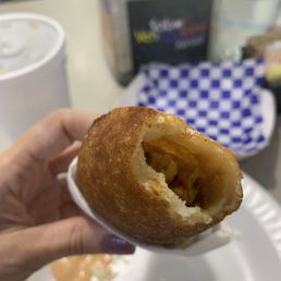 Caja De Empanadas Medianas De Cazon Congeladas