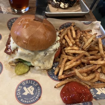 Jon’s Grille - Grilled Chzburger - Burgers Near Me - Fort Worth, Texas