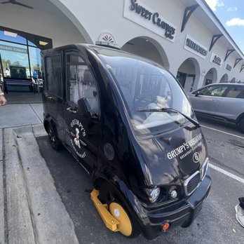 Grumpy's Restaurant - Their cute little car right outside their restaurant. - Breakfast & Brunch Near Me - St. Johns, Florida Grumpy's Restaurant - Their cute little car right outside their restaurant. - Breakfast & Brunch Near Me - St. Johns, Florida