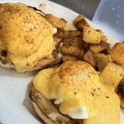 Eggs Up Grill - Benny