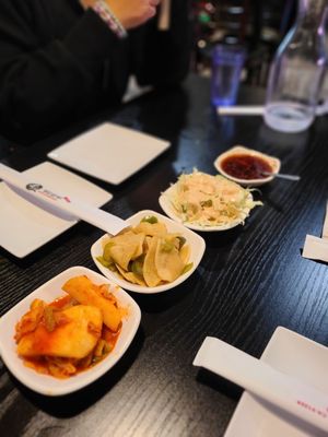 Myungin Dumplings (+Chicken) by null