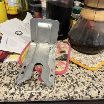 Frankful Flooring - Didn't reinstall bracket for stove. - Flooring Near Me - Sparks, Nevada Frankful Flooring - Didn't reinstall bracket for stove. - Flooring Near Me - Sparks, Nevada