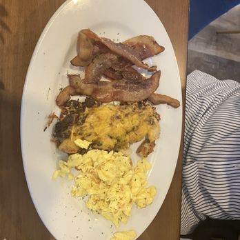 Blue Dog Bistro - Coffee & Tea Near Me - Gulfport, Mississippi