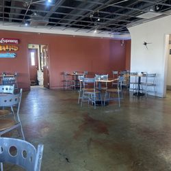 Monsoon Burgers - Dining area