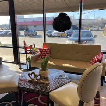 Lonestar Donuts - Sitting area - Donuts Near Me - Silverdale, Washington