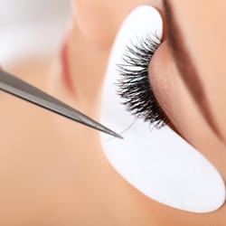 Lash L'Heureux Coterie - Beauty in every detail, one lash at a time.