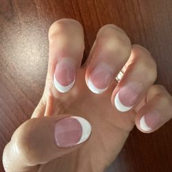 TD Nails & Spa - Gel french manicure