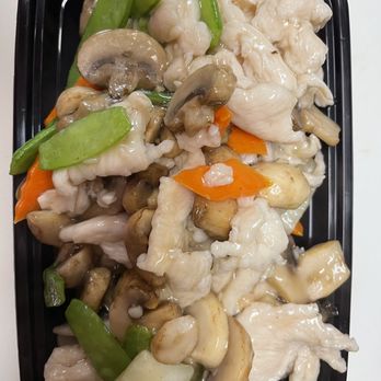 China House - Moo goo Gai pan ( chicken) - Chinese Near Me - Shelby, Ohio